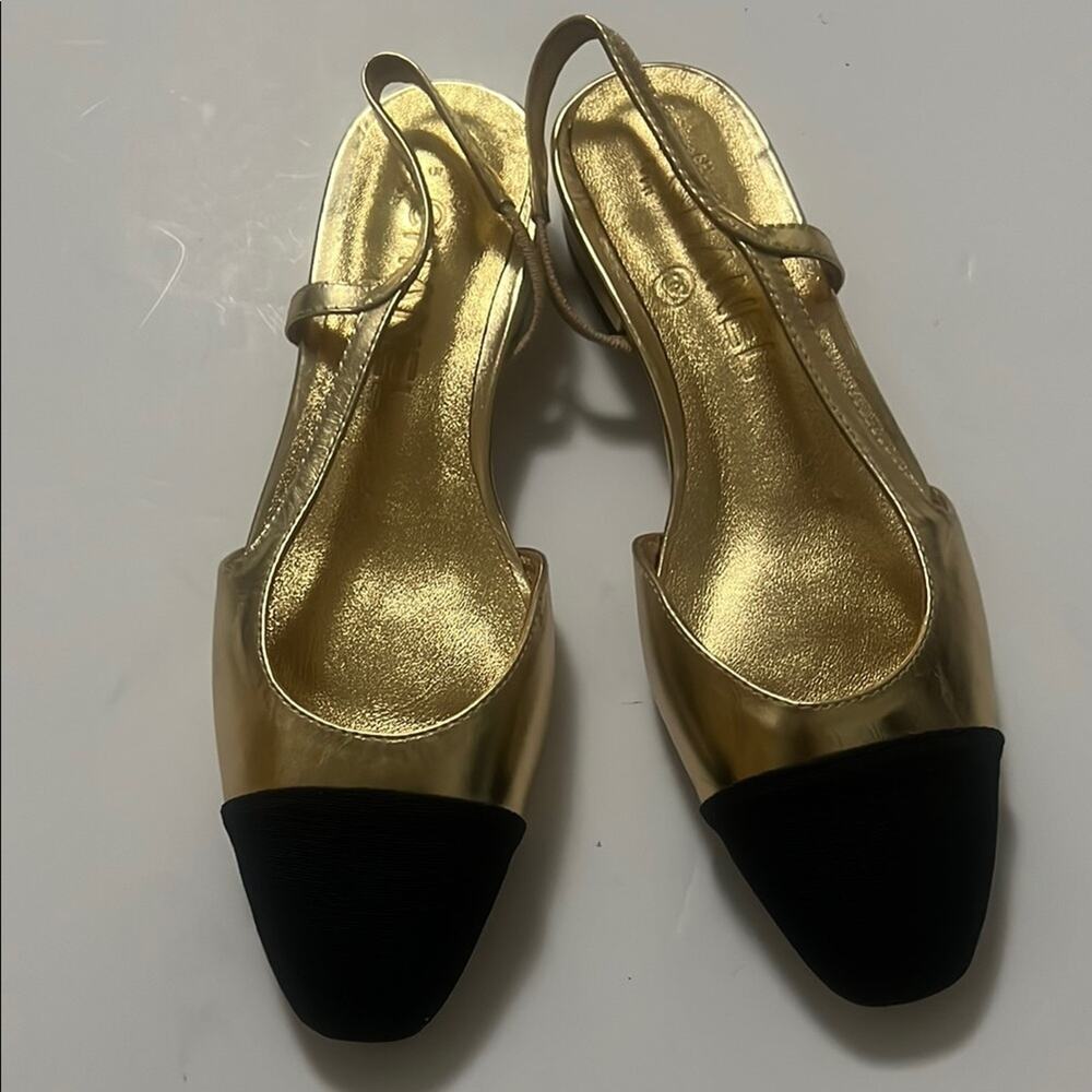 CHANEL LAMINATED LAMBSKIN GROSGRAIN CAP TOE CC SLINGBACK‎ FLATS SZ 37